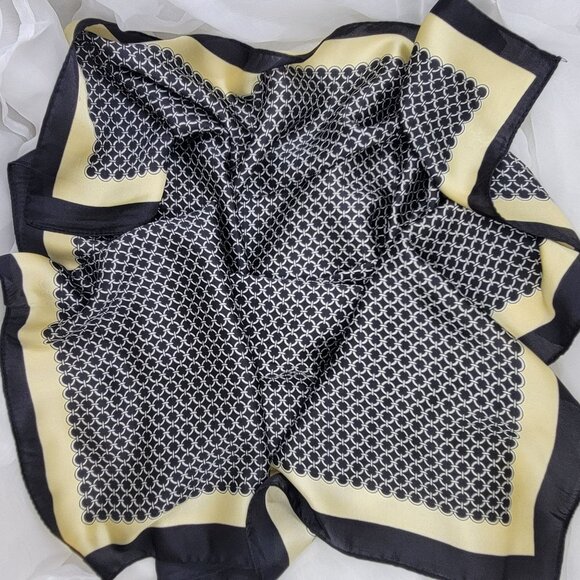 ✨✨✨Silky Square Scarf Bandana Black Beige Geometric Chain Print Wrap Shawl Hijab - Picture 4 of 5